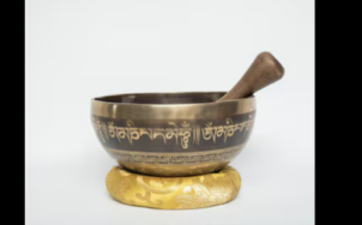 Hand-hammered singing bowl (medium)
